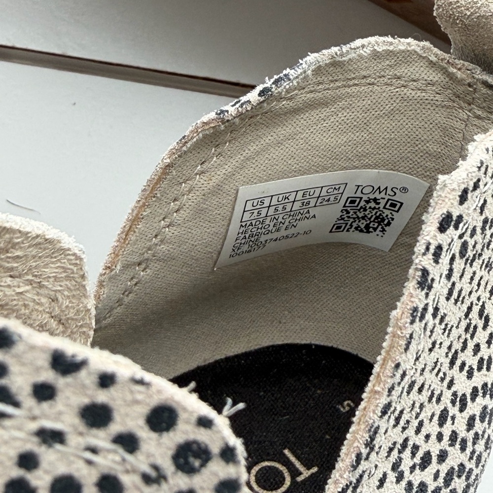 TOMS Women's Wedge Ankle Booties - Picture 8 of 11